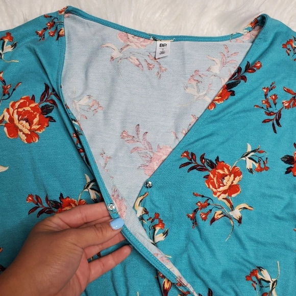 BP Surplice Smocked Hem Crop Top - Picture 3 of 6